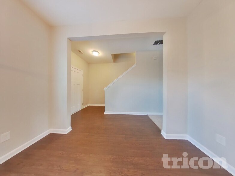 Building Photo - 142 Waters Edge Pkwy