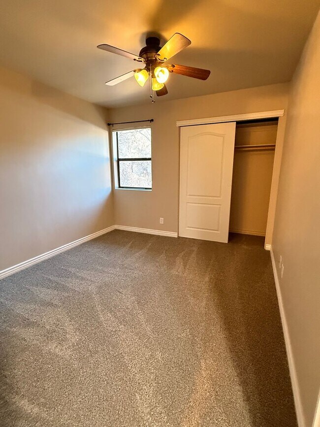 Building Photo - Cozy Flagstaff Rental