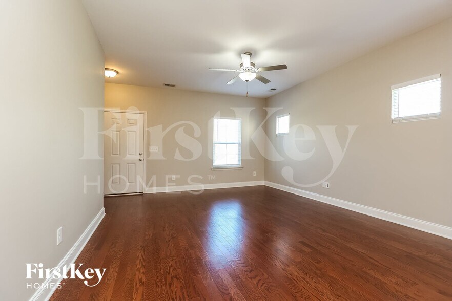 Building Photo - 286 Telavera Dr