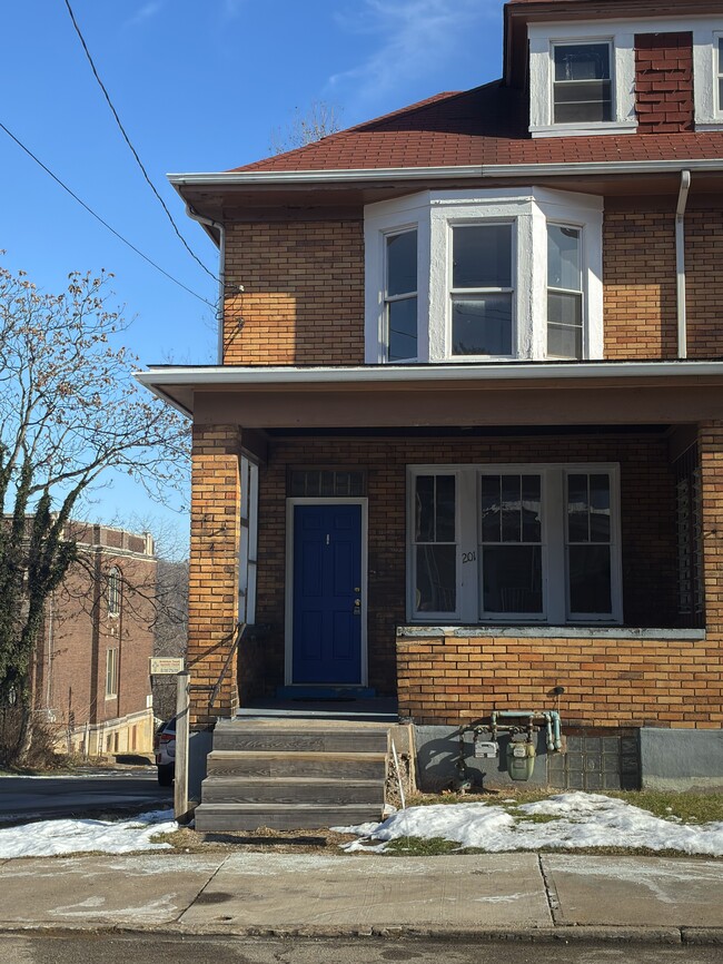 Building Photo - 201 S 4th St