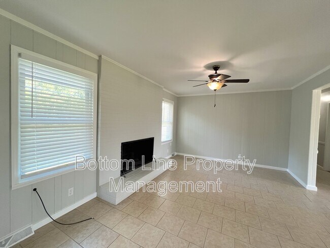 Building Photo - 17120 Green Hill Rd