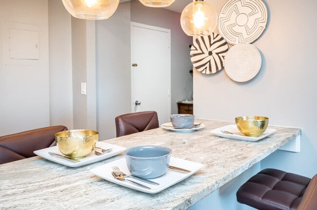 Building Photo - 215 Piedmont Ave NE