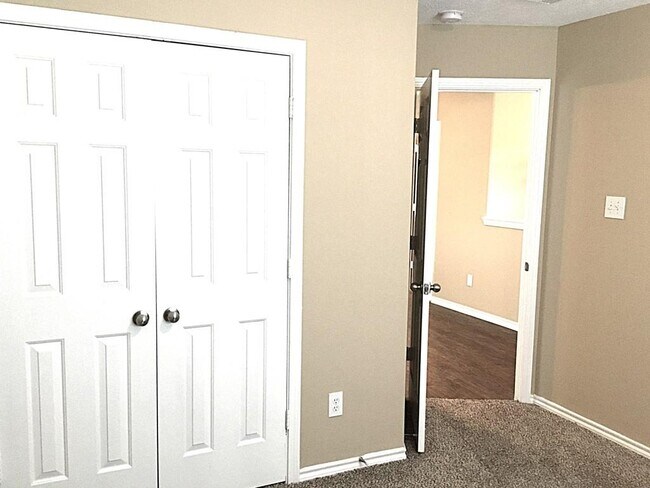 Building Photo - 12227 Lavon Dr