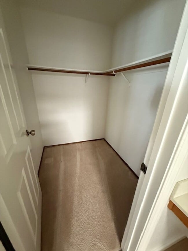 Building Photo - Beautiful Townhome in the Heart of Pleasanton