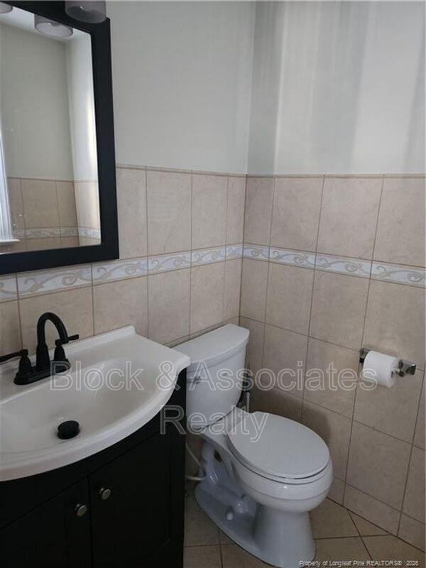 Building Photo - 3460 McChoen Dr