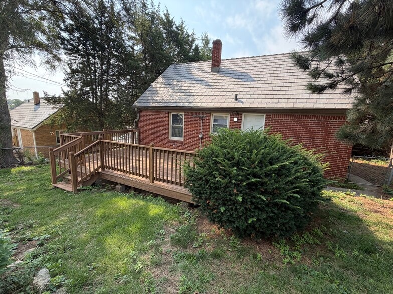 Building Photo - 6714 Blondo St