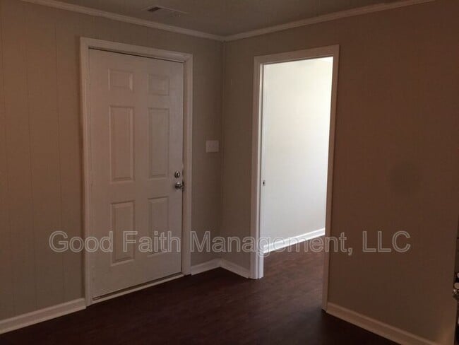 Building Photo - 405 Rachael St