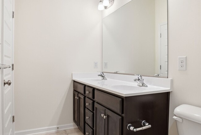 Building Photo - Stylish Townhouse Living in the Heart of Williamsburg