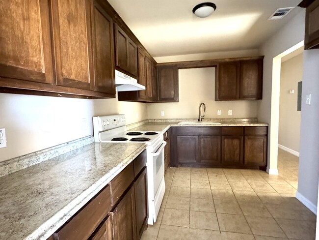 Building Photo - 203 Kennedy Dr