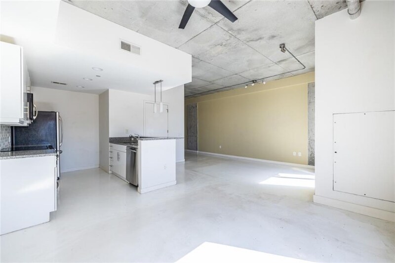 Building Photo - 335 W Ponce de Leon Ave