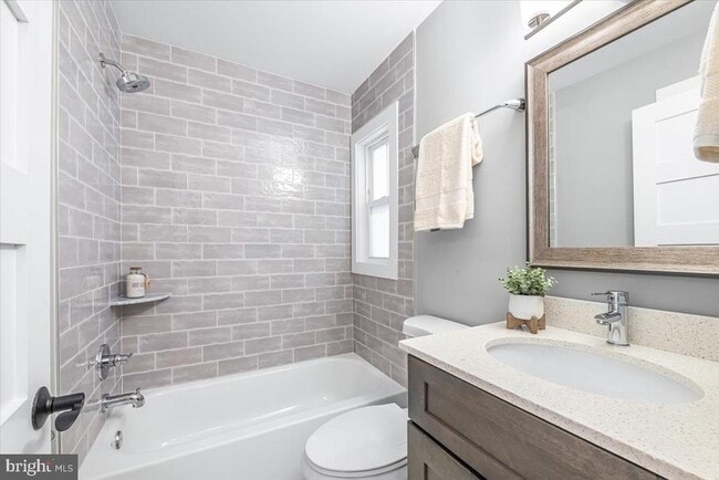 Building Photo - 901 Hobbs Dr