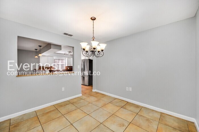 Building Photo - 502 El Camino Real S