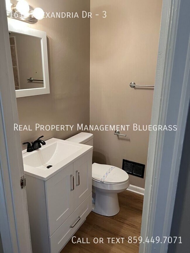 Building Photo - 1618 Alexandria Dr