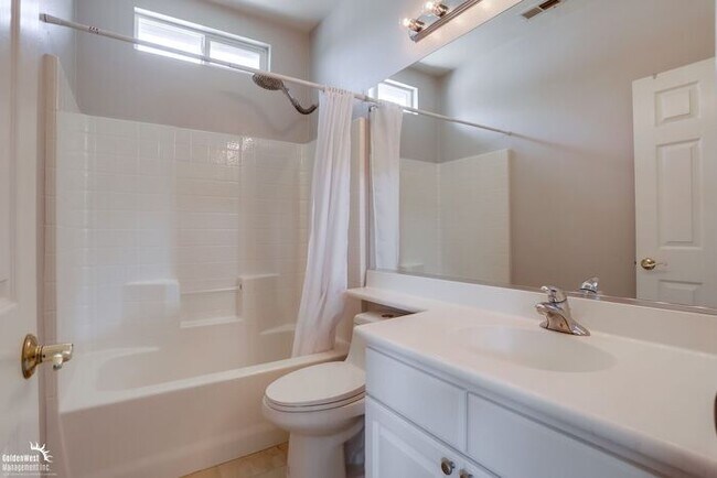Building Photo - Impeccably Designed 4Bdm 4Ba Home in Desir...