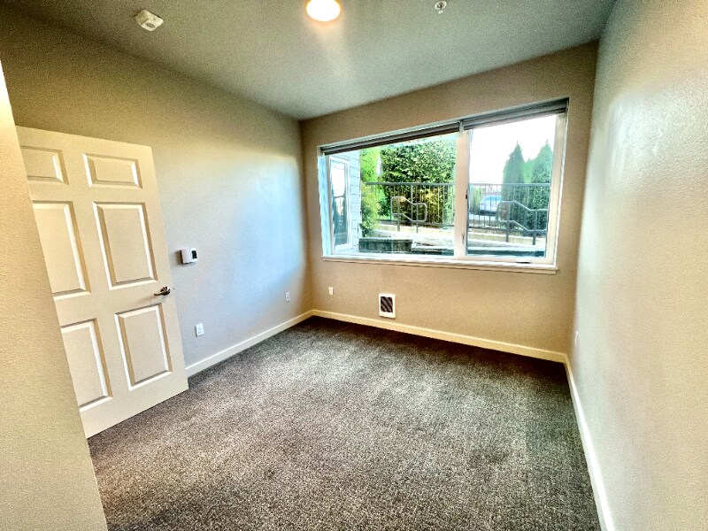 Building Photo - 1925 S I St