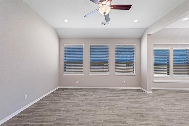 Building Photo - 4215 Haven Crest Ln