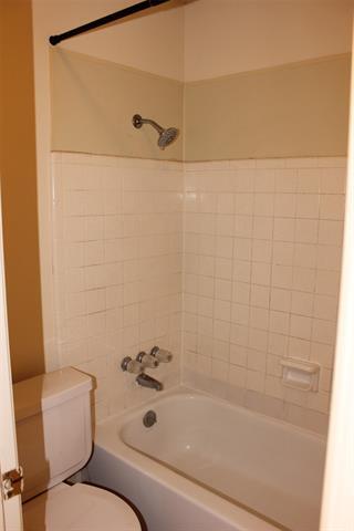 Building Photo - 3513 Wildwood Cir