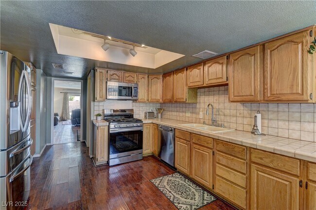 Building Photo - 4553 Balfour Dr