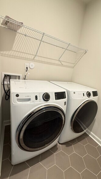 Building Photo - 4720 Cypress Tree Ln