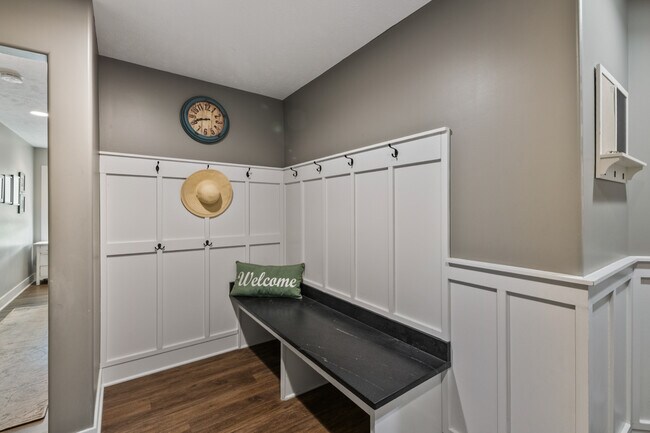 Building Photo - 4606 S 184th Plaza