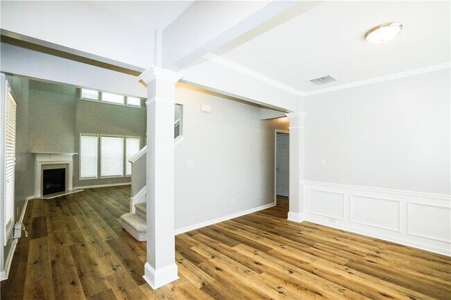 Building Photo - 2158 Staunton Dr