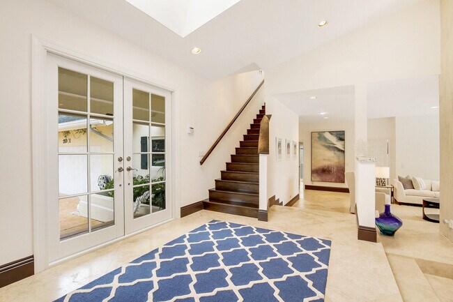 Building Photo - 3001 Jasmine Ct