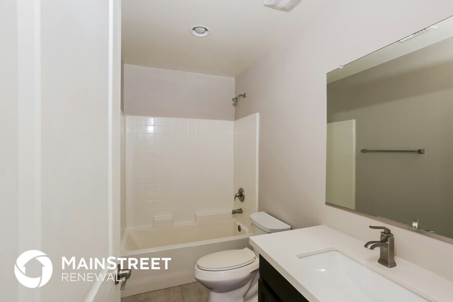 Building Photo - 2000 N 36th St