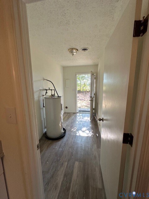 Building Photo - 20811 Shaker Dr