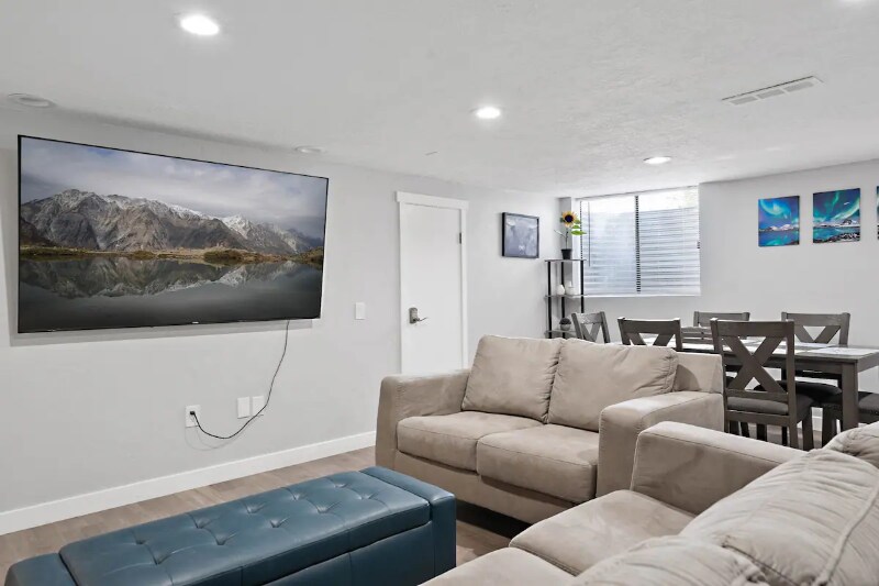 Building Photo - 348 N 1350 E