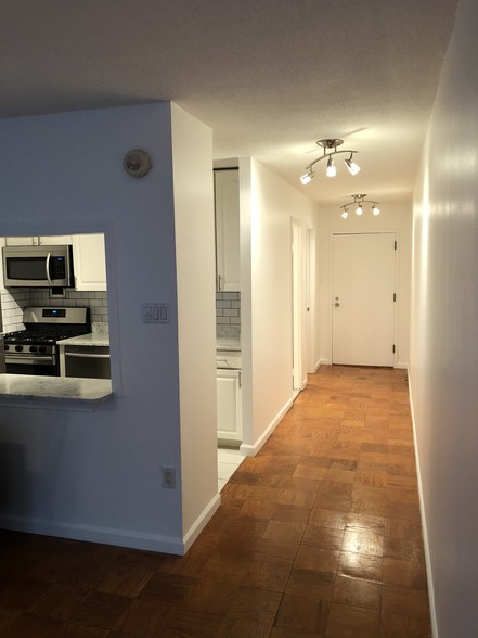 Kitchen studio #116 - 1301 20th St NW