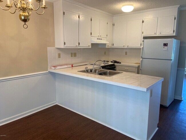 Building Photo - 1113 Grovemont Dr