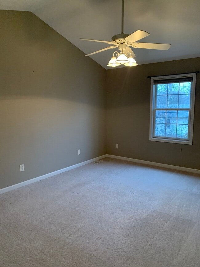 Building Photo - 1116 Doral Dr