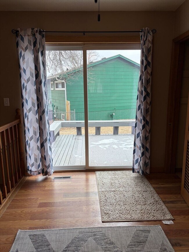 Building Photo - Beautiful Duplex Available Now