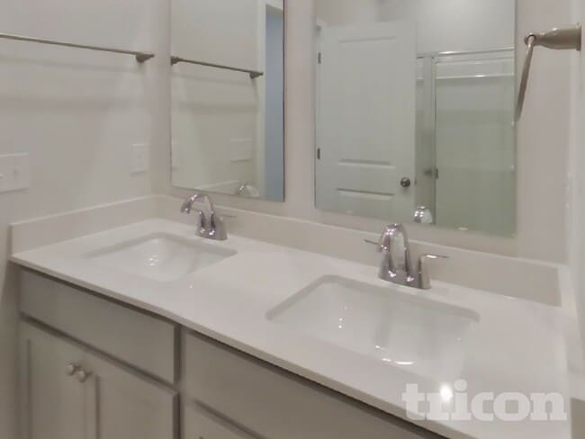 Building Photo - 14881 Praline Ct