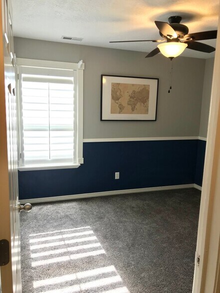 Building Photo - 12048 N Cyprus Dr