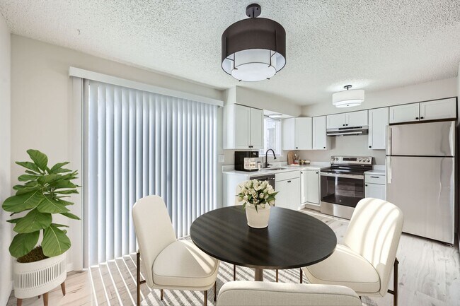 Building Photo - Breathtaking Renovation! Oversized 2 Bed 1.5 Bath Townhome! Ready Now! Don't Miss Out!