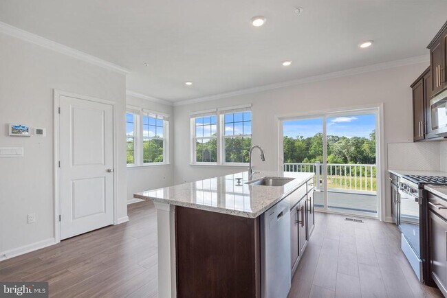 Building Photo - 7524 Fern Gully Way