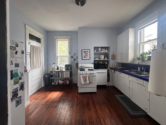 Building Photo - Sylvan Heights Victorian