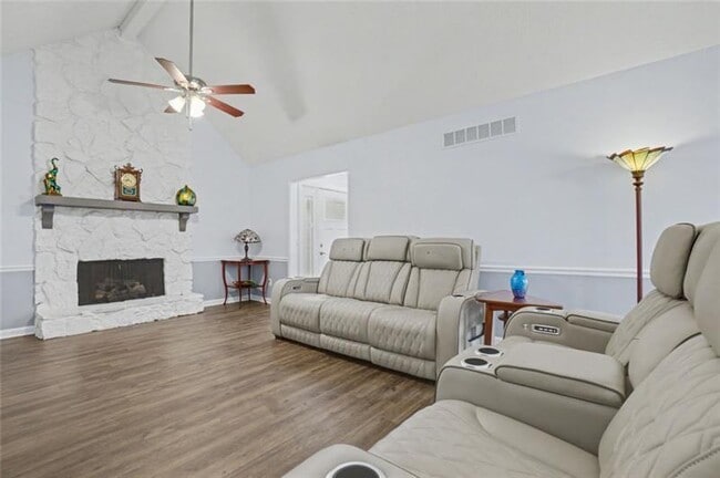 Building Photo - 2470 Trent Dr NE