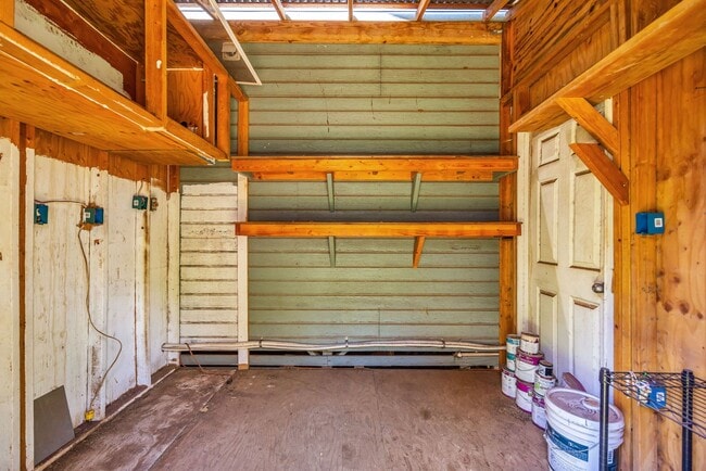 Building Photo - 305 Uala Pl