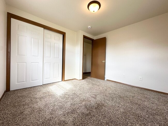 Building Photo - 2652 Sherry Ln