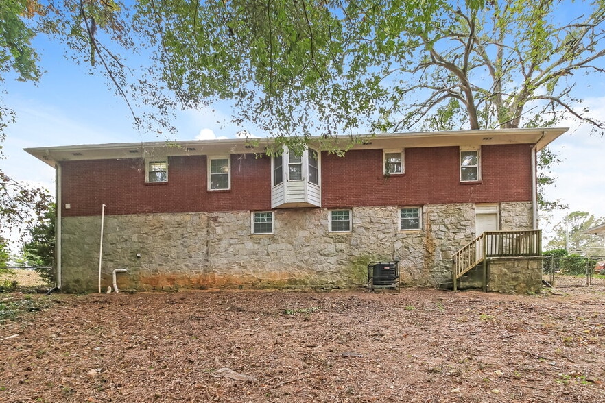 Building Photo - 8310 Hilltop Rd