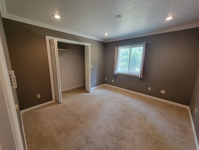 Building Photo - 3 Bedroom, 2 Bathroom single story home by Newport, WA