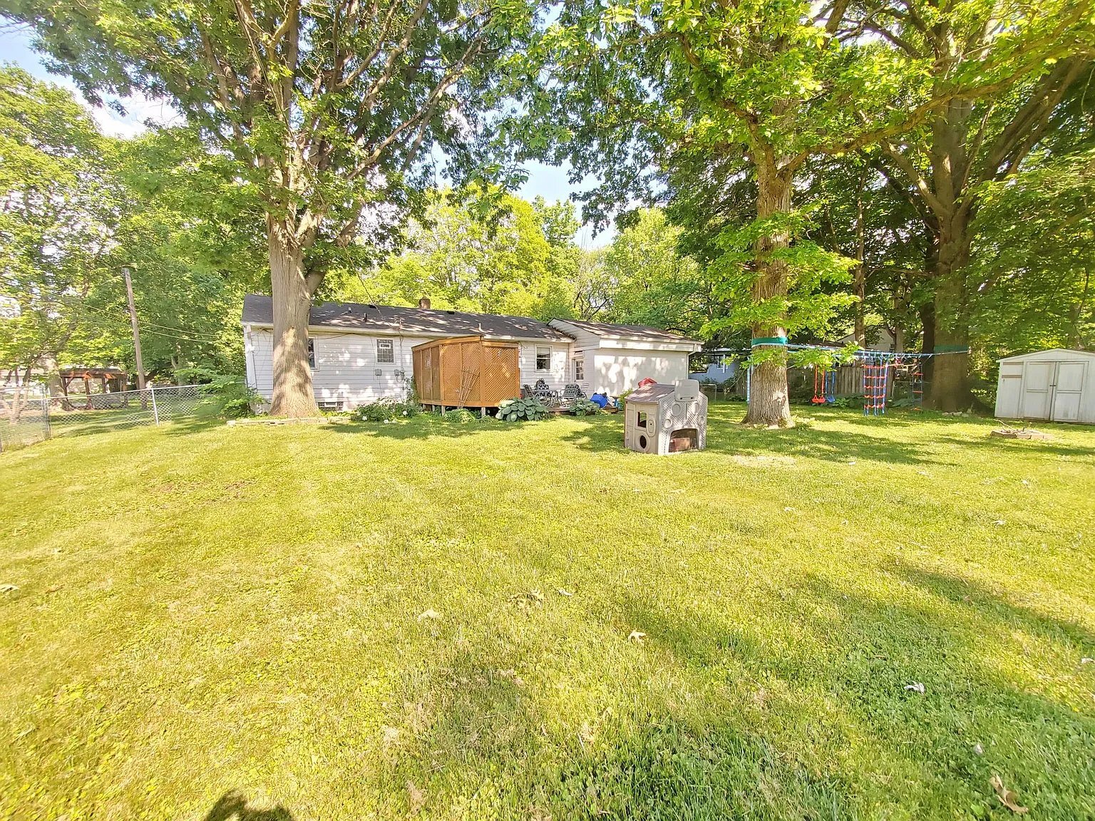 Building Photo - 6488 N Rural St