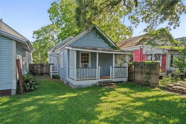 Building Photo - 957 Savannah St