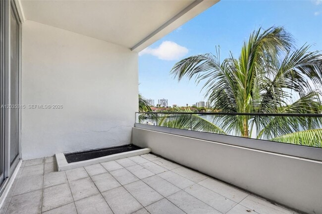 Building Photo - 3750 Yacht Club Dr