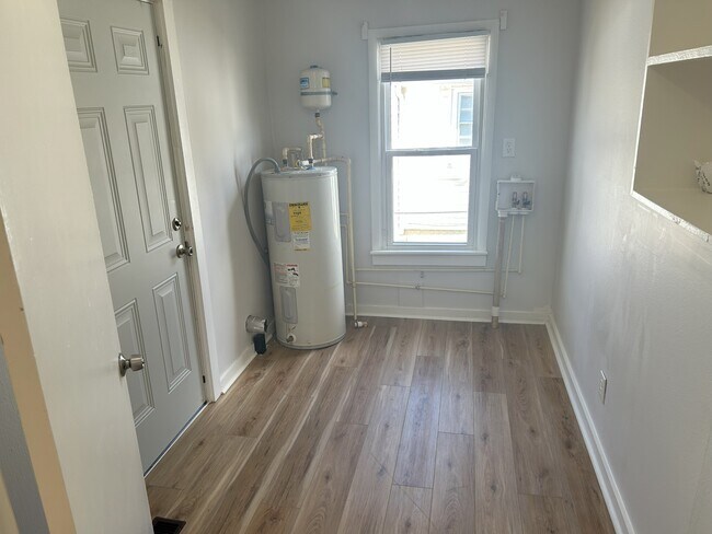 Building Photo - 3608 7th Ave SW