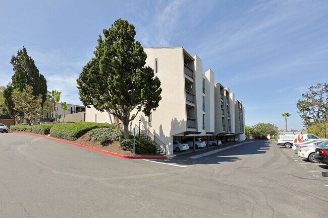 Building Photo - 1 Bed / 1 Bath Condo Near Cowles Mountain – Move-In Special!