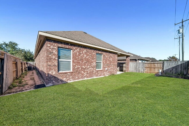 Building Photo - Beautiful one-story home in desirable Imperial Oaks Park, backing to a peaceful greenbelt with no...