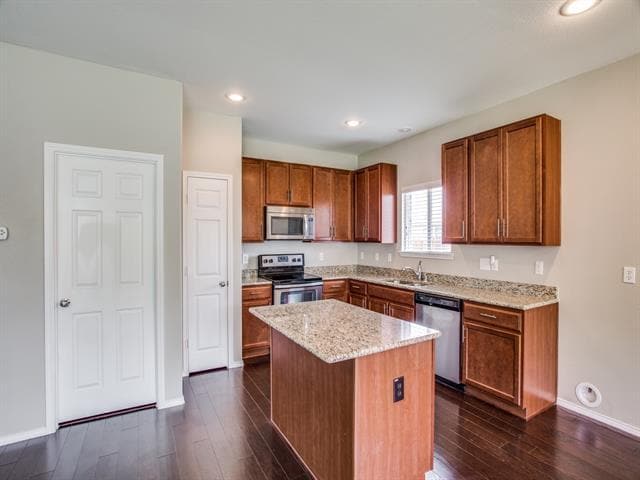 Building Photo - 101 Tanglewood Dr